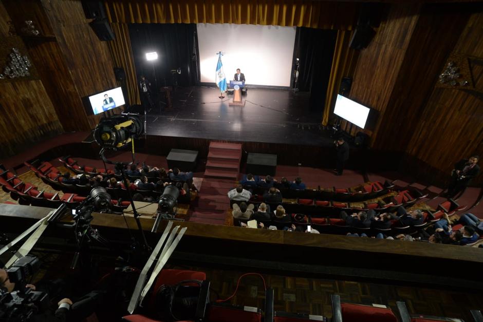 Los candidatos a magistrados de la CSJ expusieron sus hojas de vida y sus planes de trabajo ante los diputados que llegaron a la reunión. (Foto: Wilder López/Soy502)