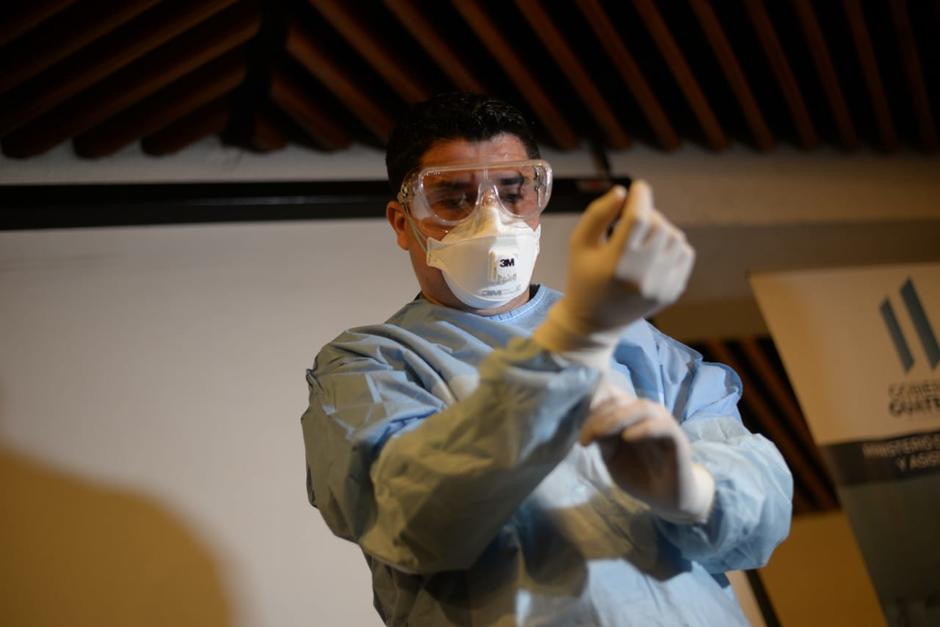 El Ministerio de Salud capacitó a técnicos epidemiológicos para tratar a pacientes que puedan estar infectados con coronavirus. (Foto: Wilder López/Soy502)