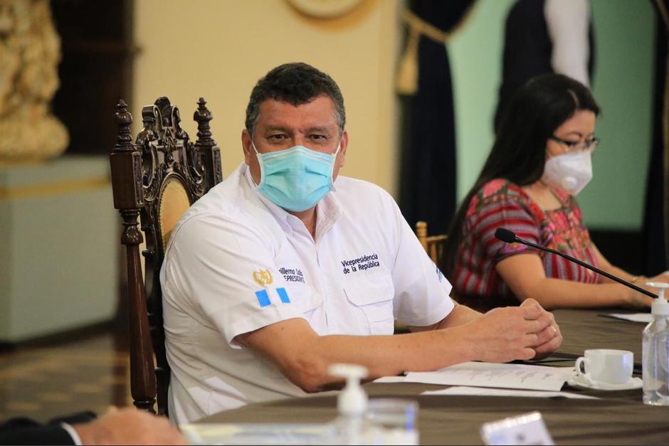 El vicepresidente Guillermo Castillo habló de las fiestas clandestinas al finalizar el Gabinete Económico. (Foto: Vicepresidencia)