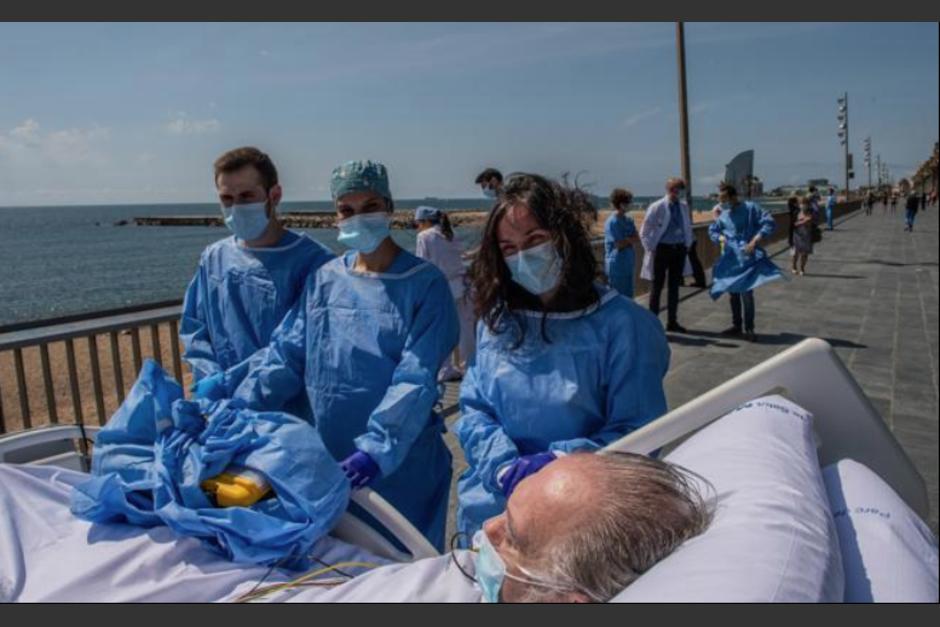 El hombre se ha recuperado y ha salido de los cuidados intensivos por su propia cuenta. (Foto: AFP)