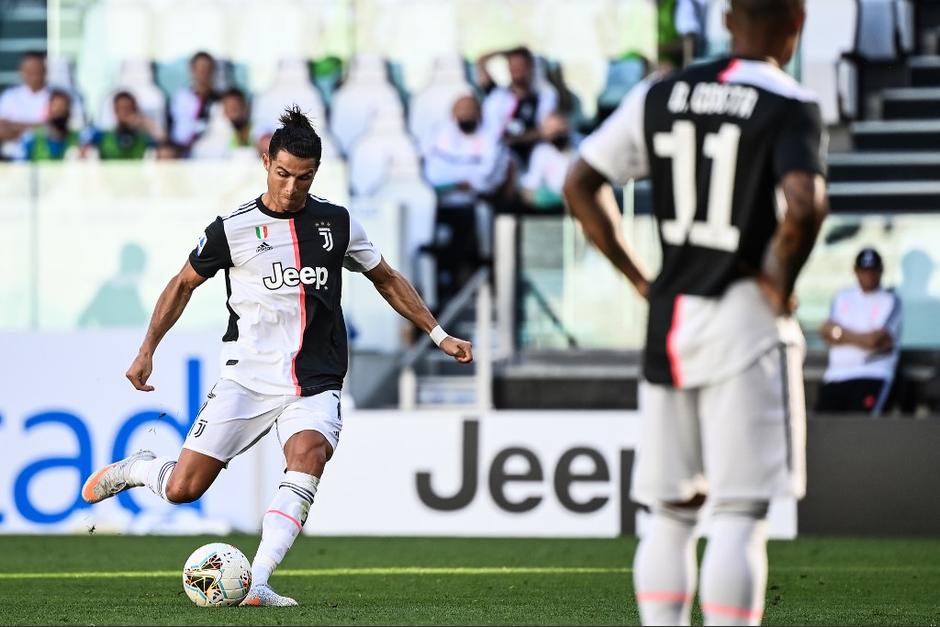 El portugu&eacute;s pudo marcar de tiro libre y regalar un espectacular gol en el triunfo de la Juventus contra el Torino. (Foto: AFP)