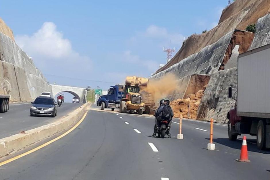 El Gobierno de Jimmy Morales inauguró el Libramiento de Chimaltenango en abril de 2019. Desde entonces ha sufrido derrumbes y ha estado cerrado en múltiples ocasiones. El Ministerio Público inició una investigación y este viernes 10 de julio ejecutó arrestos. (Foto: Archivo/Soy502)