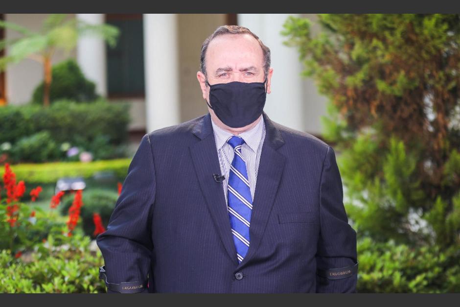 El presidente Alejandro Giammattei realizó un recuento de sus logros en los primeros seis meses de Gobierno. (Foto: Presidencia)