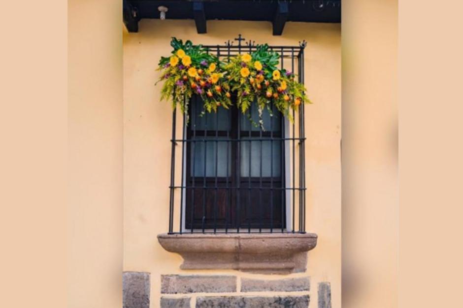 La iniciativa busca que las personas coloquen flores en los balcones de sus residencias. (Foto: Facebook Festival de las Flores en la Antigua Guatemala)&nbsp;