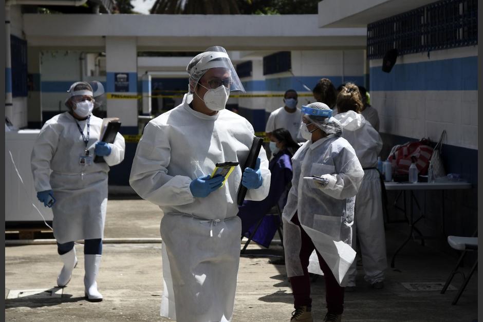 El Colegio de M&eacute;dicos y Cirujanos confirm&oacute; el mi&eacute;rcoles que 32 profesionales han fallecido por la pandemia. (Foto: AFP)&nbsp;