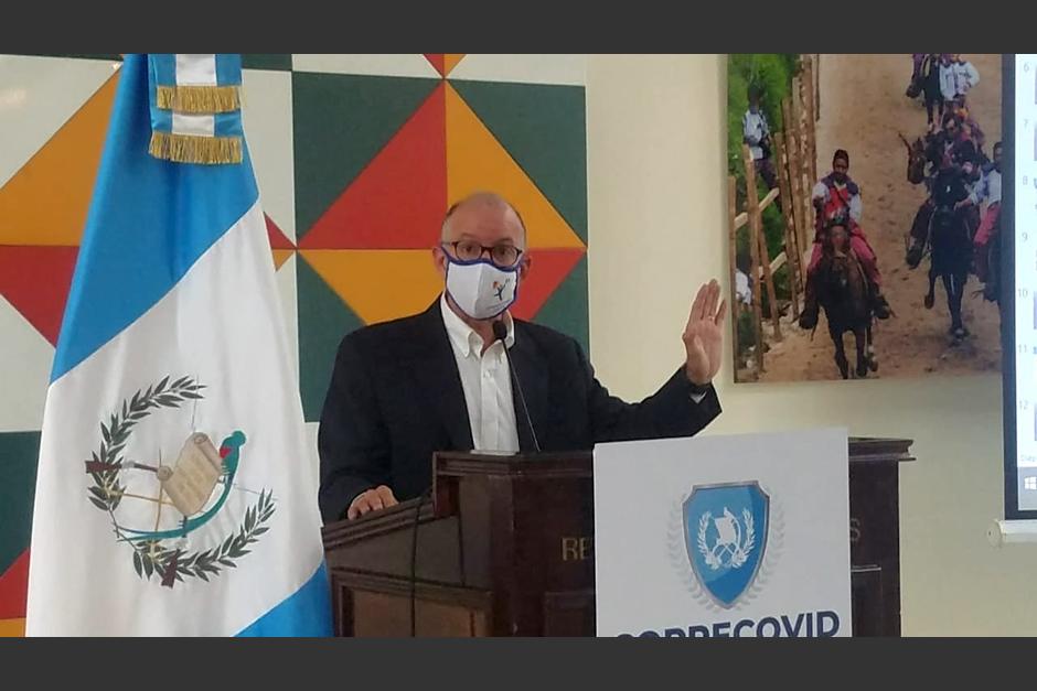 El director de la Coprecovid, Edwin Asturias, habl&oacute; de las condiciones en los hospitales. (Foto: Jessica Gramajo/Soy502)