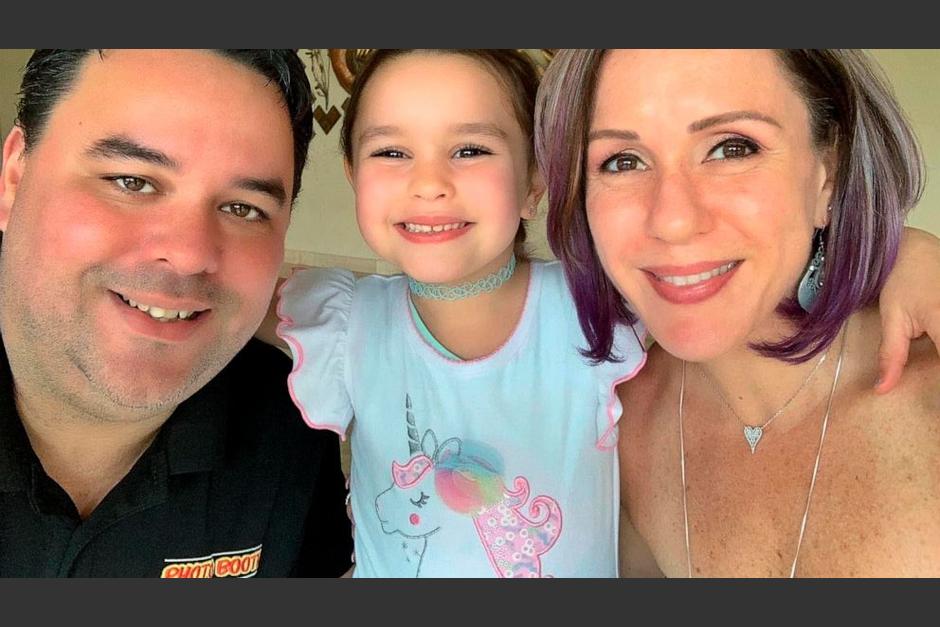 John, su hija y su esposa se infectaron luego que uno de sus hijos saliera de casa para reunirse con sus amigos. (Foto: ABC)