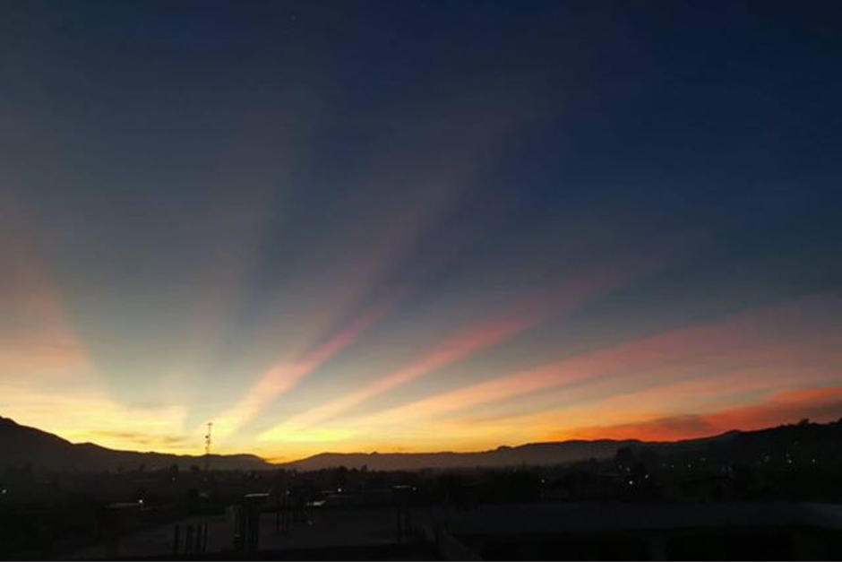 En Quetzaltenango captaron el amanecer de este lunes 20 de julio. (Foto: Stereo100/Johnny Marroquin)&nbsp;