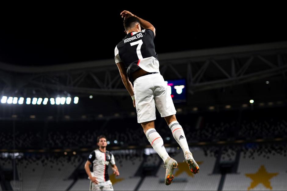 El portugu&eacute;s anot&oacute; dos goles en la victoria de la Juventus y se acerca a una victoria de la gloria. (Foto: AFP)