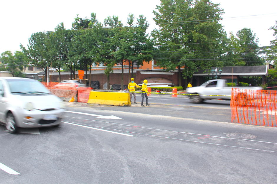 El viaducto se ubica donde anteriormente había un redondel frente a dos condominios del sector. (Foto: Fredy Hernández/Soy502)