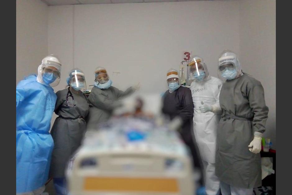 El hombre logr&oacute; salir del &aacute;rea de intensivo y contin&uacute;a su recuperaci&oacute;n. (Foto: MSPAS)&nbsp;