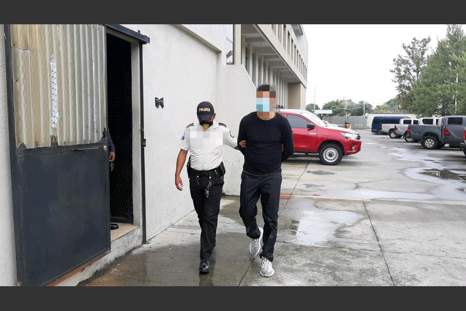 El futbolista fue detenido esta madrugada por la Policía Nacional Civil. (Foto: PNC)&nbsp;