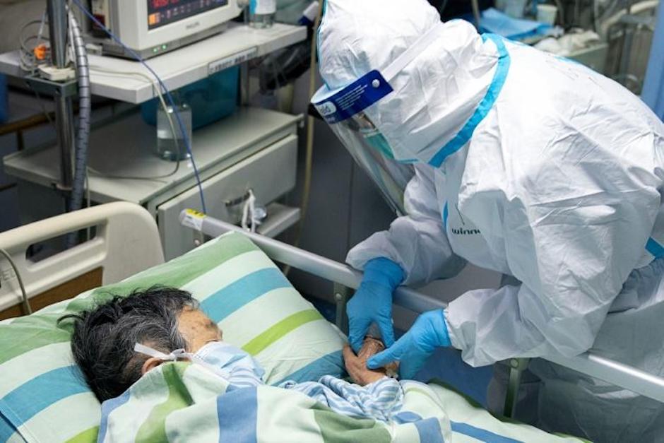 El Centro M&eacute;dico "La Esperanza" en Quetzaltenango report&oacute; el fallecimiento de un paciente con Covid-19 en menos de 24 horas de haber ingresado (Foto ilustrativa: AFP)