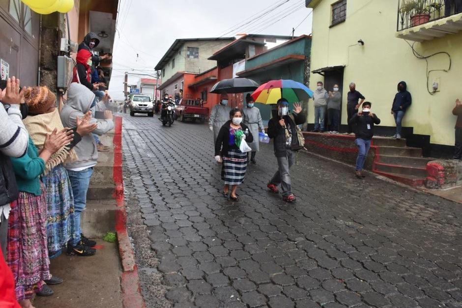 Benjamín Sajbín fue recibido con mucho júbilo en su colonia. (Foto: Julio Bala/Nuestro Diario)