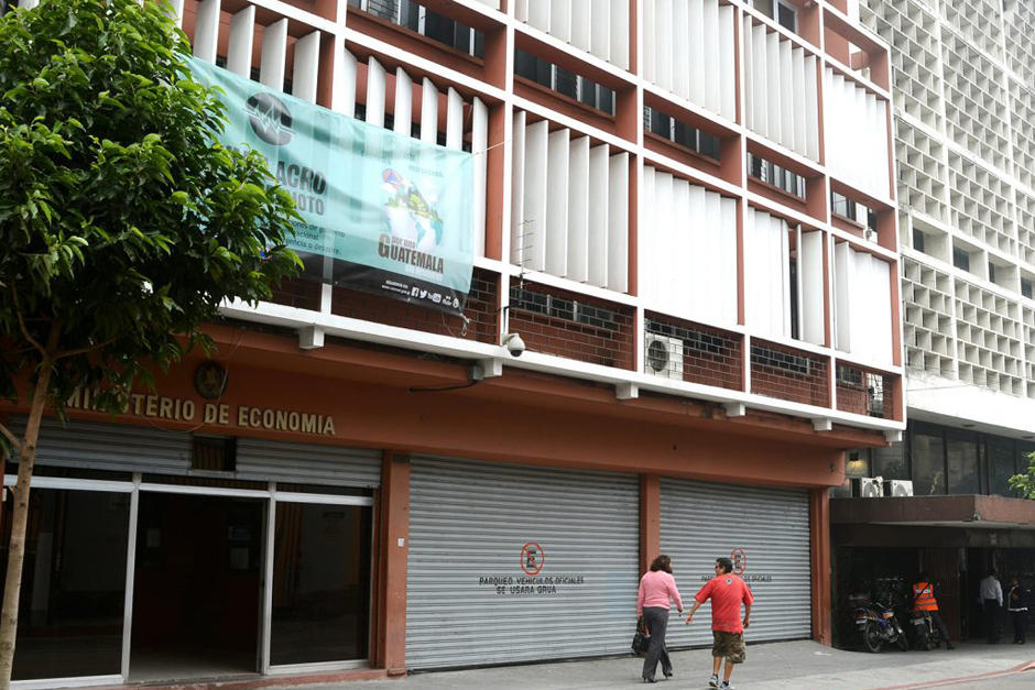 La viceministra Claudia Berg y el viceministro Ernesto Morales están en cuarentena preventiva por Covid-19. (Foto: elPeriódico)