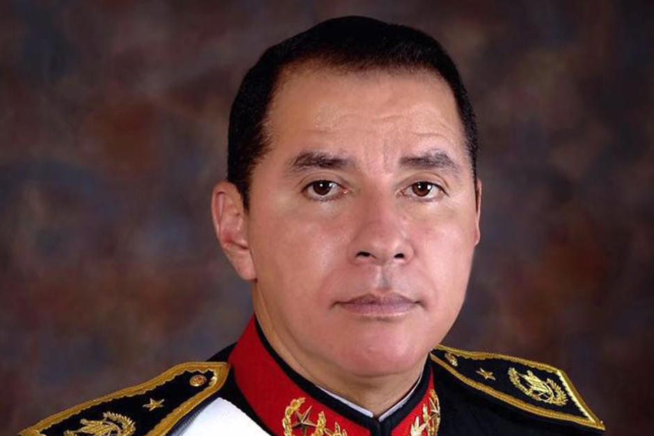 El militar retirado Oscar Estuardo Cossio Cámara asume la dirección de la Conred. (Foto: Facebook/Oscar Cossio)