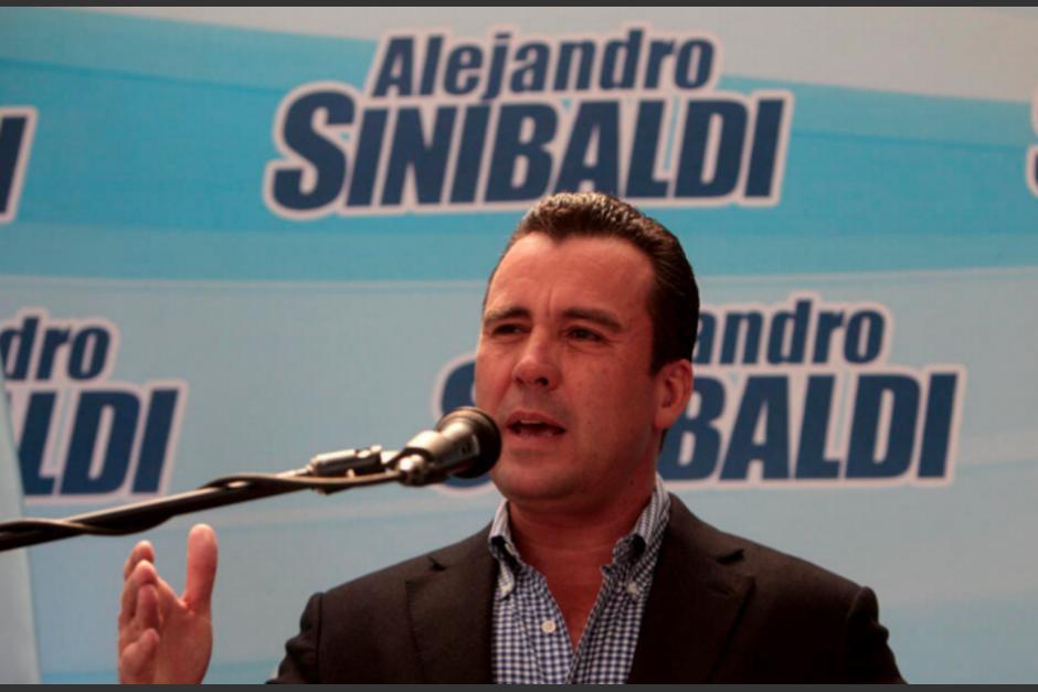 El exministro de Comunicaciones, Alejandro Sinibaldi, se encuentra prófugo de la justicia guatemalteca. (Foto: archivo/Soy502)&nbsp;