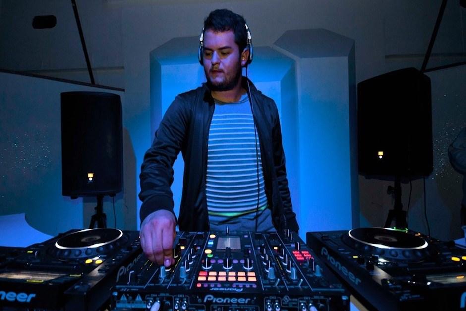 Luego de un mes de lucha, el guatemalteco venció al virus. (Foto: Facebook oficial)