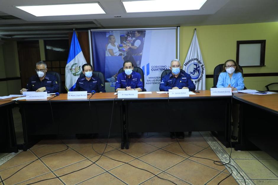 La funcionaria tuvo contacto con el director del Hospital Roosevelt, quien recientemente dio positivo a la prueba de Covid-19. (Foto: Ministerio de Salud)