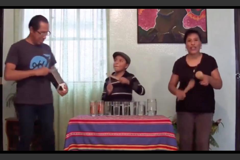 La familia le pone ritmo bailable a la cuarentena con la interpretaci&oacute;n de "Las chancletas de Nayo Capero". (Captura Video)