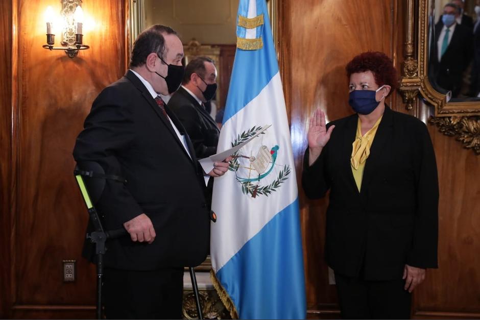 La nueva ministra de Salud reconoció que el Laboratorio Nacional de Salud está saturado. (Foto: Presidencia)