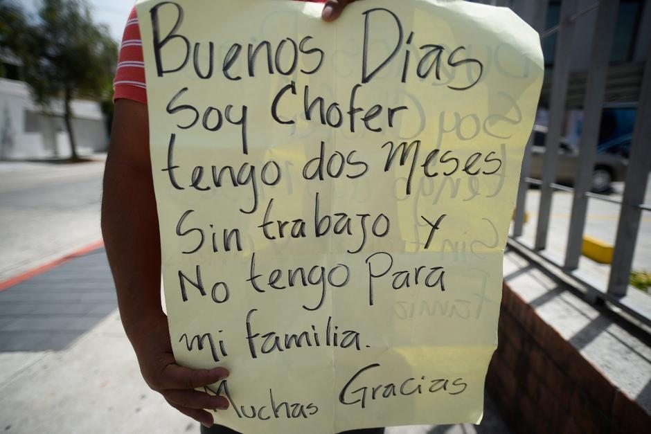 Eric prefiere mantener el anonimato, pero su deseo es conseguir un trabajo para llevar el sustento a su familia. (Foto: Wilder L&oacute;pez/Soy502)
