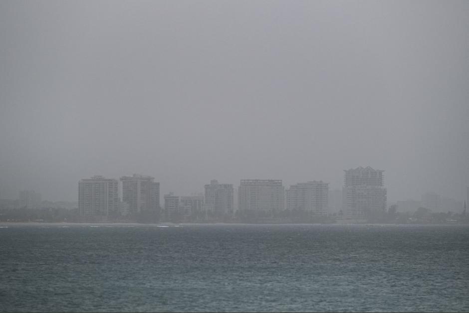Usuarios de redes sociales comparten videos de la nube de polvo que llego a Puerto Rico. (Foto: AFP)&nbsp;