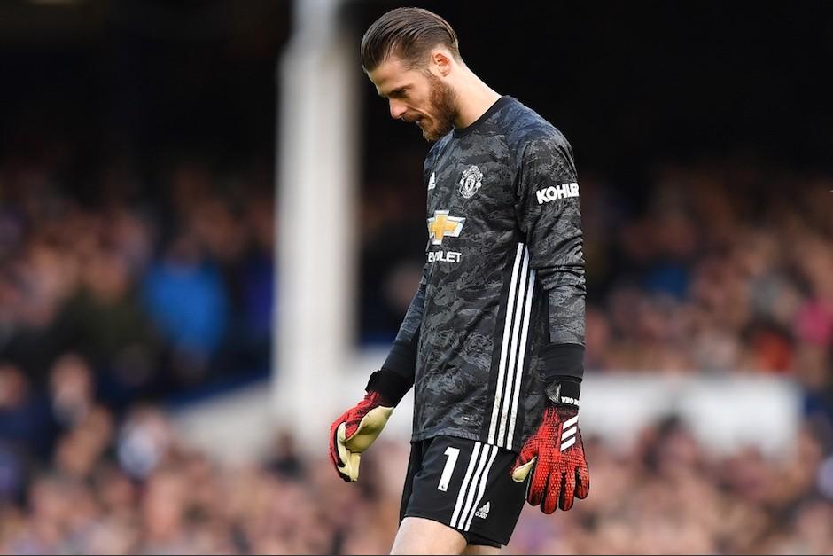 David de Gea luce desconsolado después de su grave error durante el partido del Manchester United. (Foto: AFP)