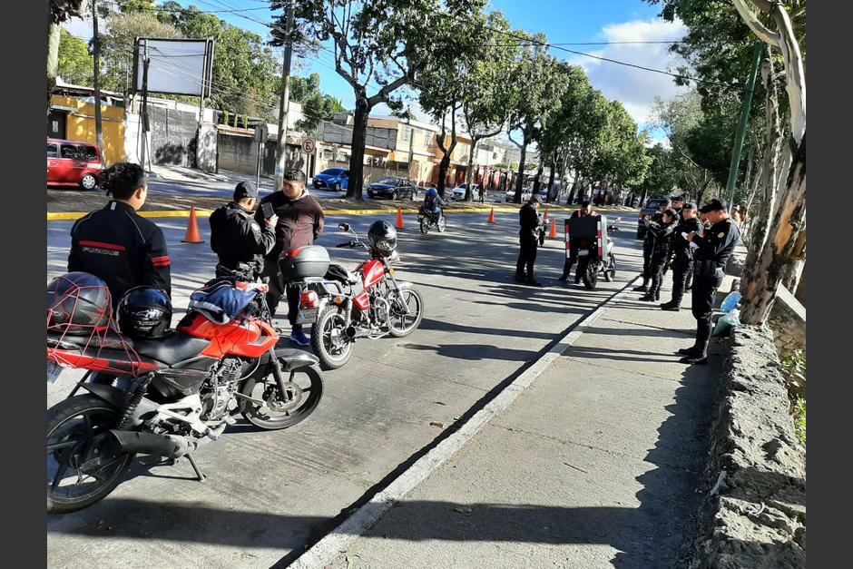Agentes de la polic&iacute;a han colocado puestos de registro en varios lugares del pa&iacute;s. (Foto: PNC)