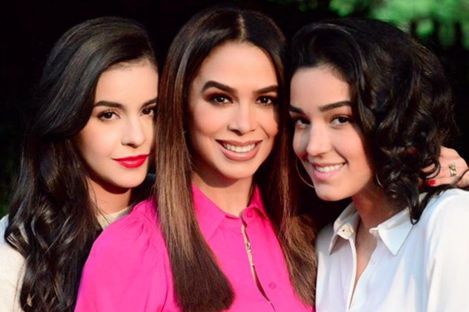 Las hijas de Biby Gayt&aacute;n subieron la temperatura en traje de ba&ntilde;o. (Foto: instagram)