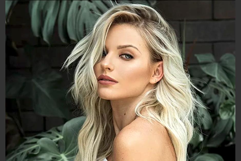 la bella Irina viajó a una exótica playa en el Caribe y no se olvidó de compartir con sus seguidores una foto en bikini. (Foto: Instagram)