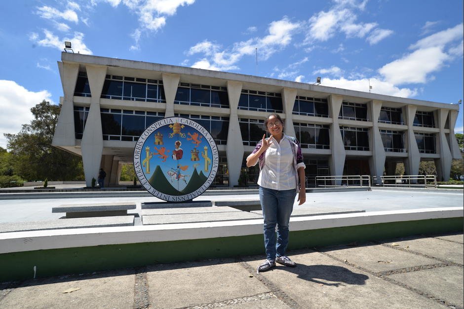 Roxanna en su &Aacute;lma M&aacute;ter, la USAC. (Foto Soy 502/ Ana Garc&iacute;a)