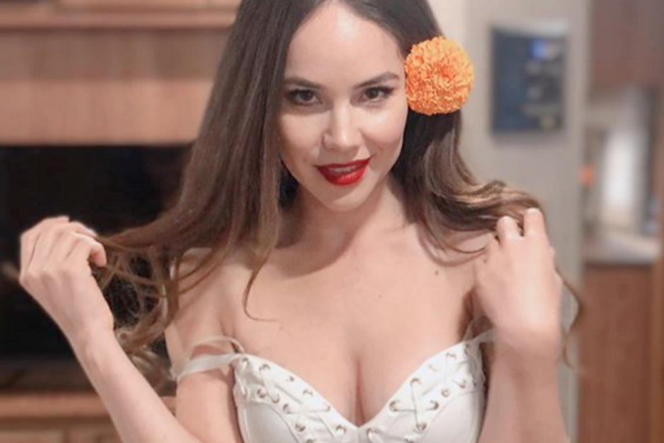 Camila Sodi sorprendi&oacute; a sus seguidores con un sensual topless. (Foto: Instagram)