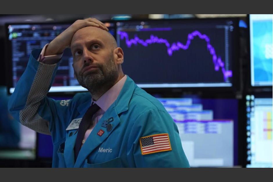 Los expertos en mercados financieros esperan alta volatilidad a corto y mediano plazo. (Foto: AFP).