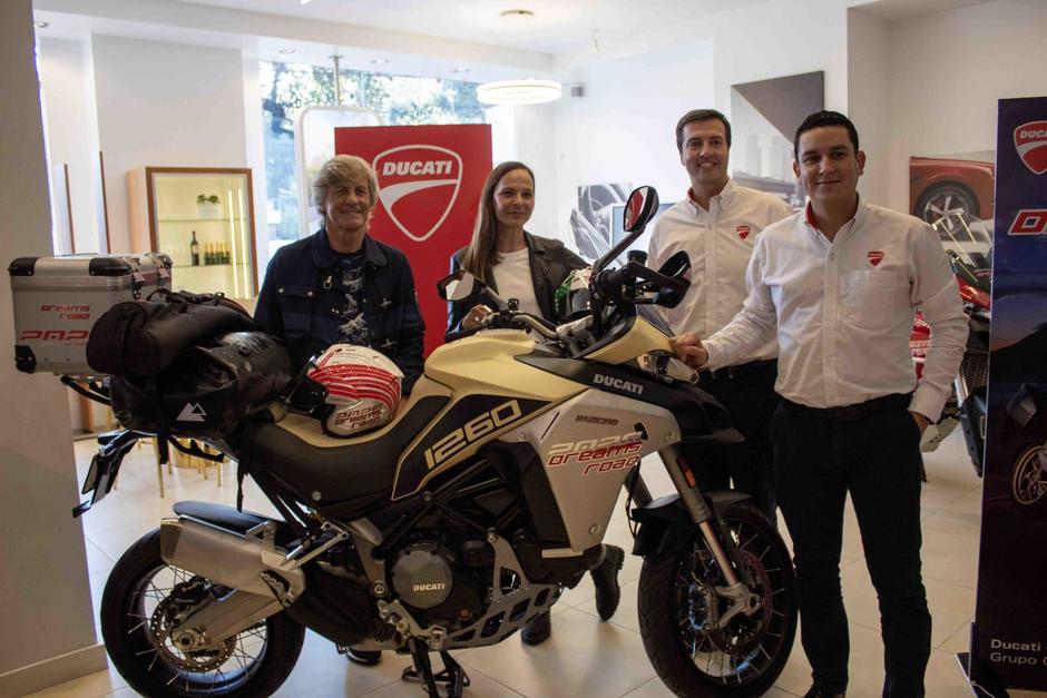 La marca de motocicletas italiana Ducati tiene el honor de recibir y apoyar a dos personalidades internacionales de la rama de turismo&nbsp; a nivel mundial.&nbsp;(Foto: Soy502)