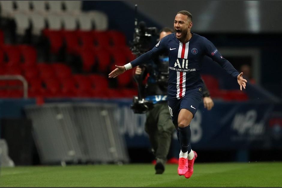 Neymar festeja el gol con el que el PSG inició el camino al triunfo. (Foto: AFP)