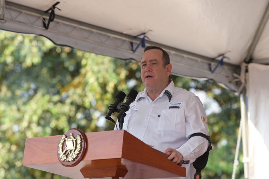 El presidente Alejandro Giammattei acudió al lanzamiento del primer municipio digital en La Democracia, Escuintla. (Foto: SCSP)
