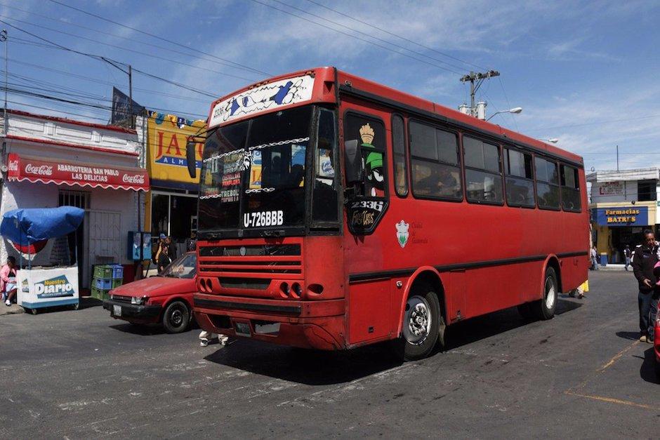 El conductor hizo un llamado a otros pilotos para que sigan su iniciativa y desinfecten los buses (Foto: Scoopnest)