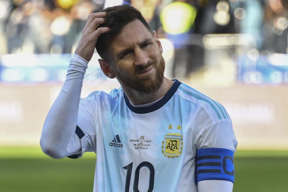 Lionel Messi deber&aacute; esperar un a&ntilde;o m&aacute;s para disputar el torneo en su propia tierra. (Foto: Archivo/AFP)
