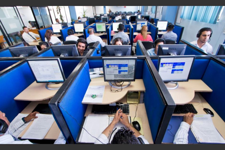 El Mintrab puso a disposición una línea para denunciar abusos laborales y ahora sirve para recibir denuncias sobre exigencias de acudir a trabajar, pese a prohibición. (Foto: CallCenterGuate)