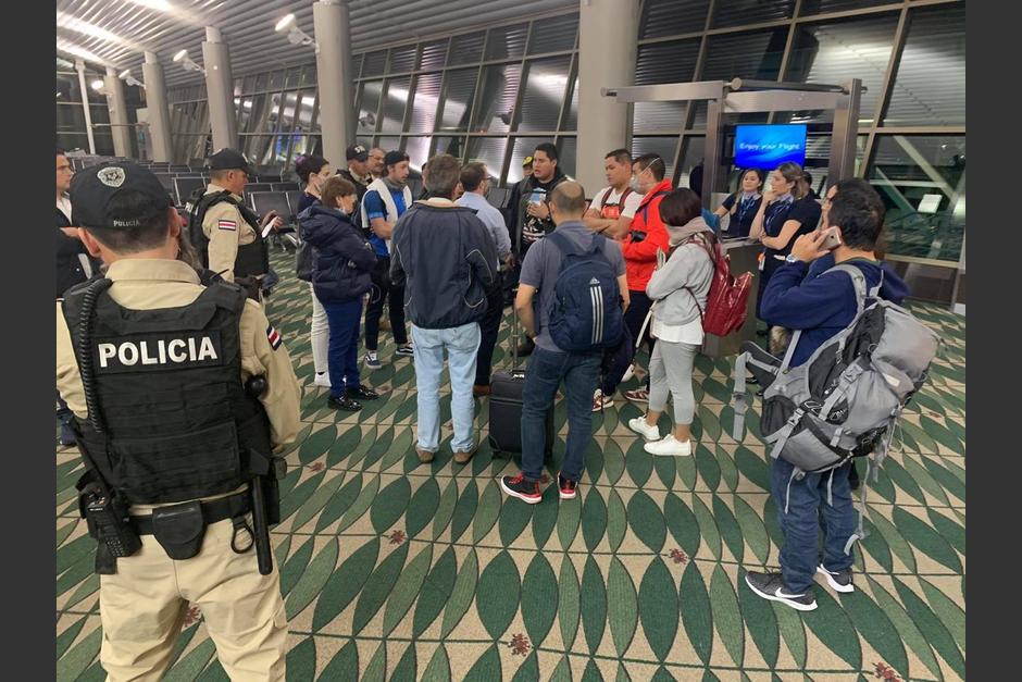 Deb&iacute;an regresar anoche pero la aerol&iacute;nea ya no se atrevi&oacute; a volar a Guatemala. Los dej&oacute; en Costa Rica. (Foto: cortes&iacute;a Paola de Coilla)