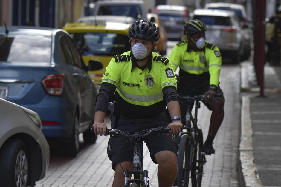 El confinamiento voluntario es una de las mejores medidas para evitar la expansión del virus. (Foto: AFP)