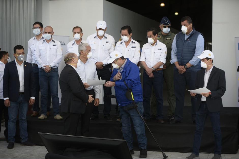 El presidente Alejandro Giammattei recibi&oacute; varias donaciones de empresas privadas para construir los hospitales de emergencia, uno de ellos en el Parque de la Industria. (Foto: Wilder L&oacute;pez/Soy502)