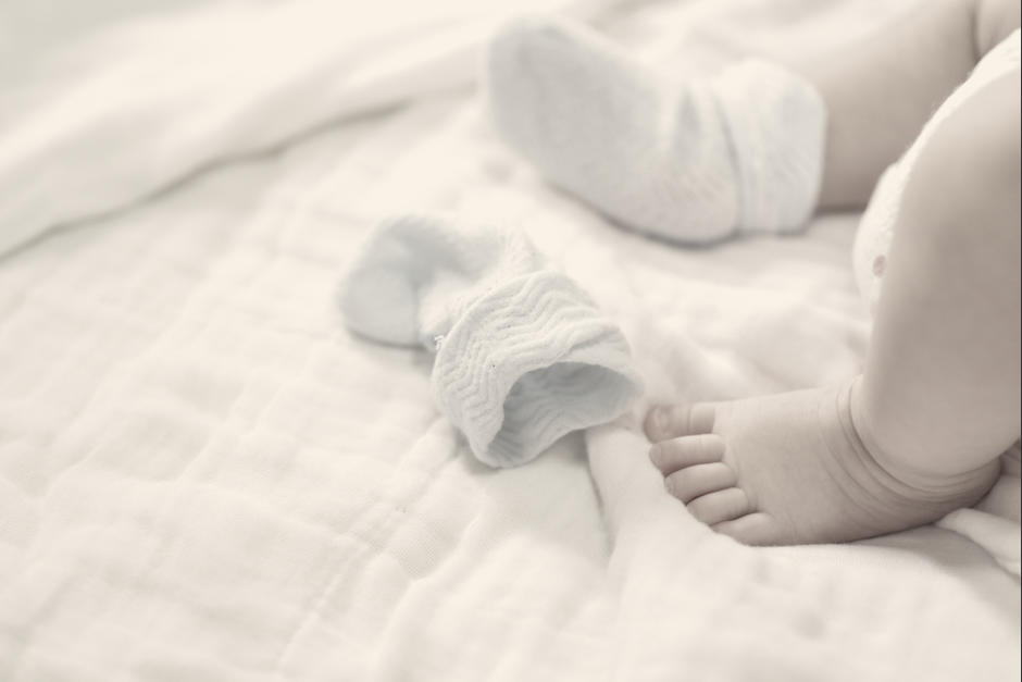 La muerte del peque&ntilde;o ha generado confusi&oacute;n en los m&eacute;dicos que atend&iacute;an el caso. (Foto: Freepik)