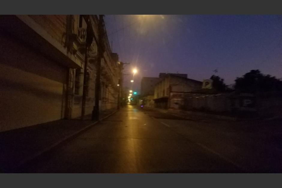 Durante ocho d&iacute;as los guatemaltecos han vivido un toque de queda que inicia a las 16 horas y culmina a las 4 de la ma&ntilde;ana del d&iacute;a siguiente. (Foto: Jessica Gramajo/Soy502)