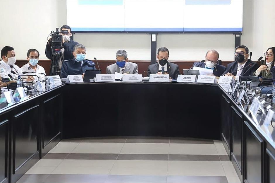 Varios ministros acudieron este lunes a una reunión en el Congreso. (Foto: Congreso)