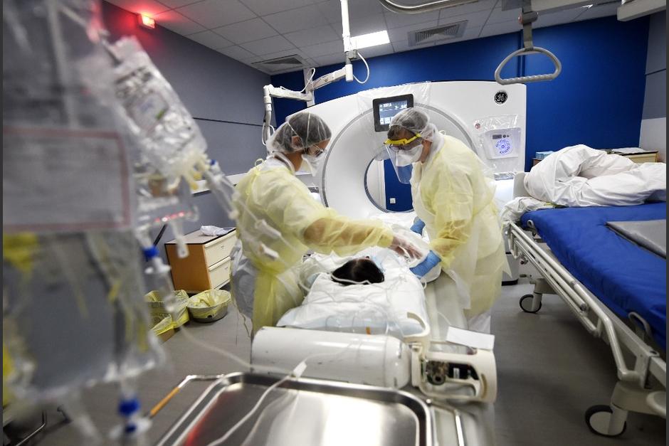 El paciente se present&oacute; a finales de diciembre al hospital aparentemente con una neumon&iacute;a que le imped&iacute;a respirar bien. (Foto: AFP)