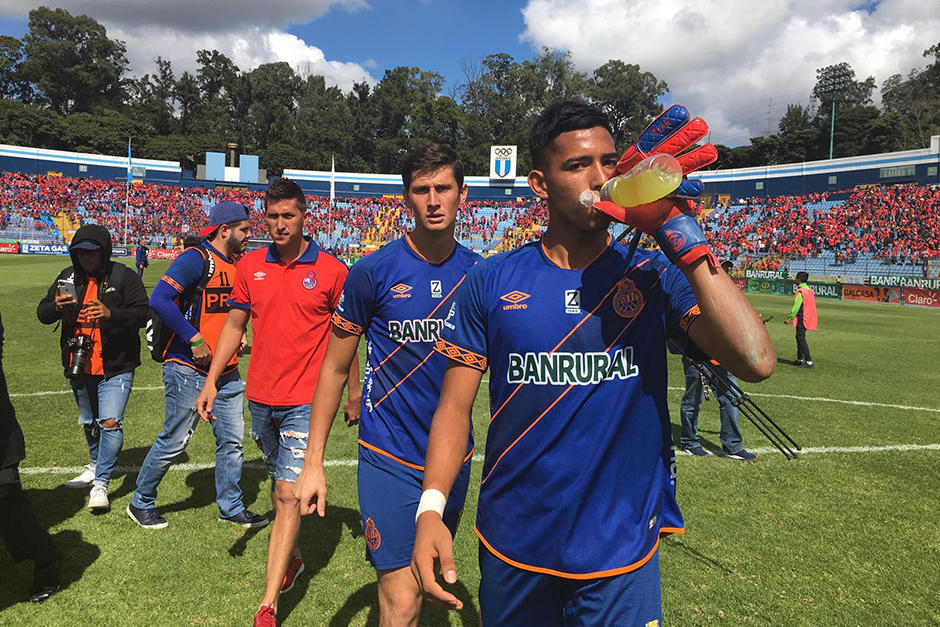 La Liga Nacional ya recibió el protocolo del Minisiterio de Salud para que los erquipos vulevan a los entrenamientos. (Foto: Archivo/Soy502)