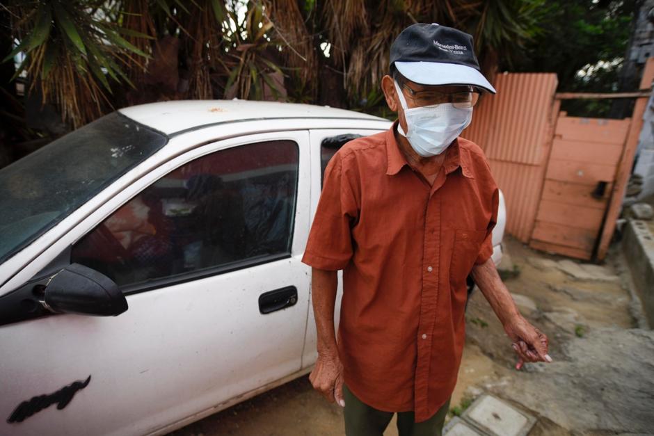 Raúl Carbajal vivió por varios años en un carro abandonado en la zona 5. (Foto: Wilder López/Soy502)