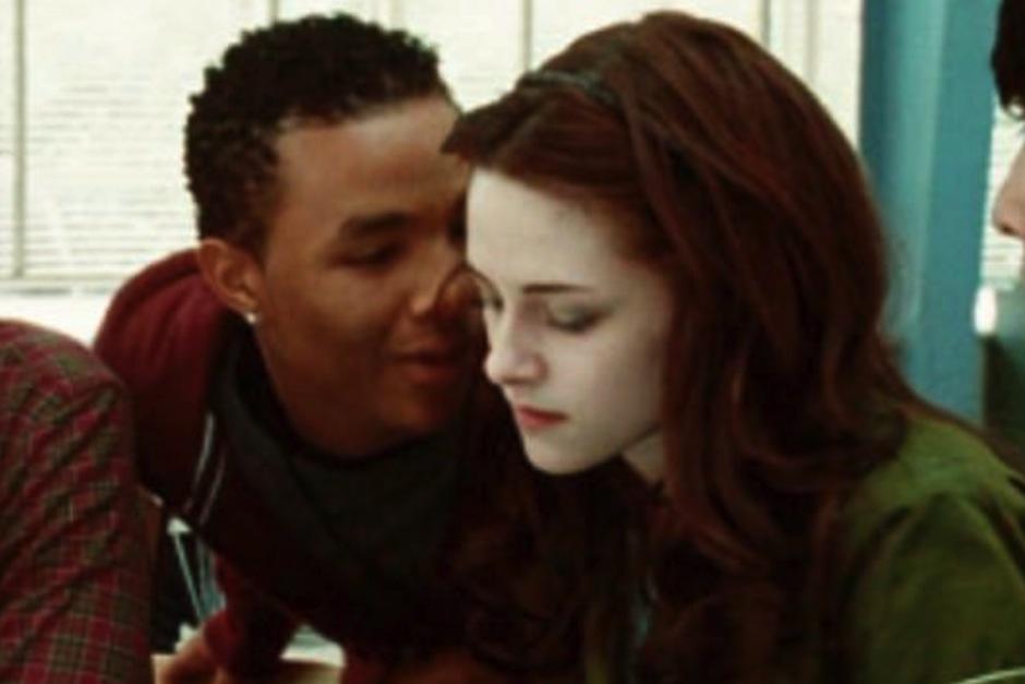 El actor no estaba solo, junto a él yacía del cuerpo de su novia. (Foto: Oficial)